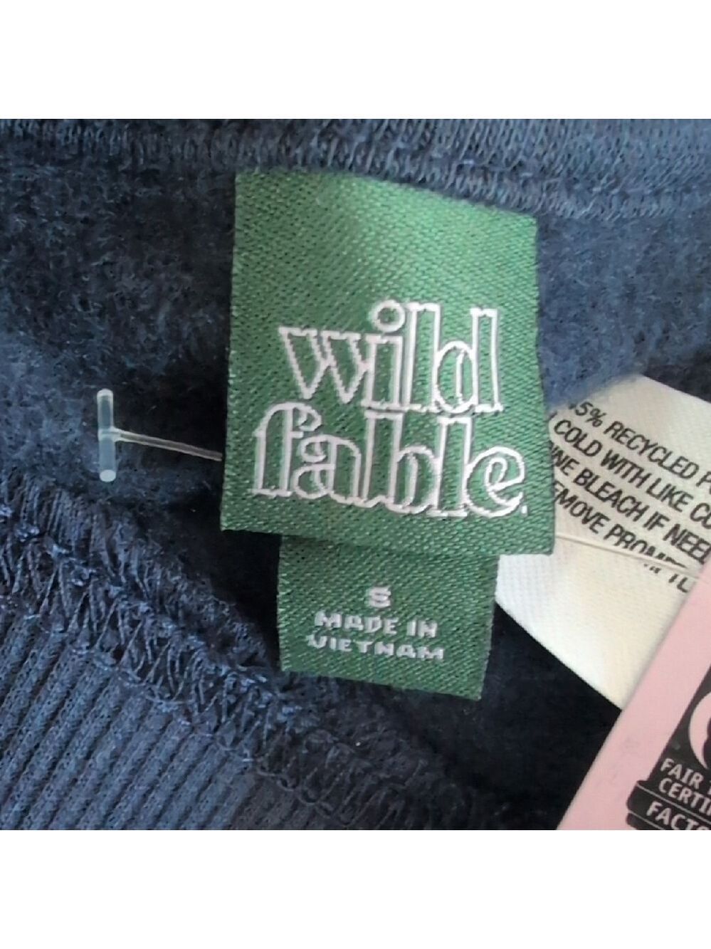 NWT Wild Fable Navy Cropped Sweatshirt  S         -717B - Picture 5 of 5